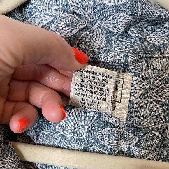 LL Bean Shirt‎ Mens XL VTG Blue Green Hawaiian Seashell All Over Print Button Up - Picture 3 of 4